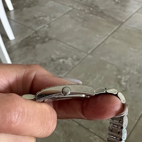 Fendi Silver Bracelet Watch with Dark Dial - Picture 12 of 14